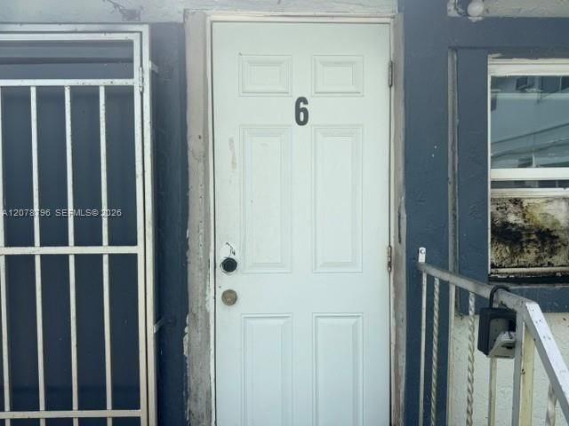 For Rent: $1,600 (1 beds, 1 baths, 3891 Square Feet)
