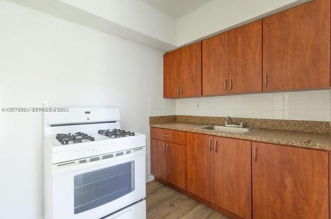 For Rent: $1,340 (1 beds, 1 baths, 600 Square Feet)