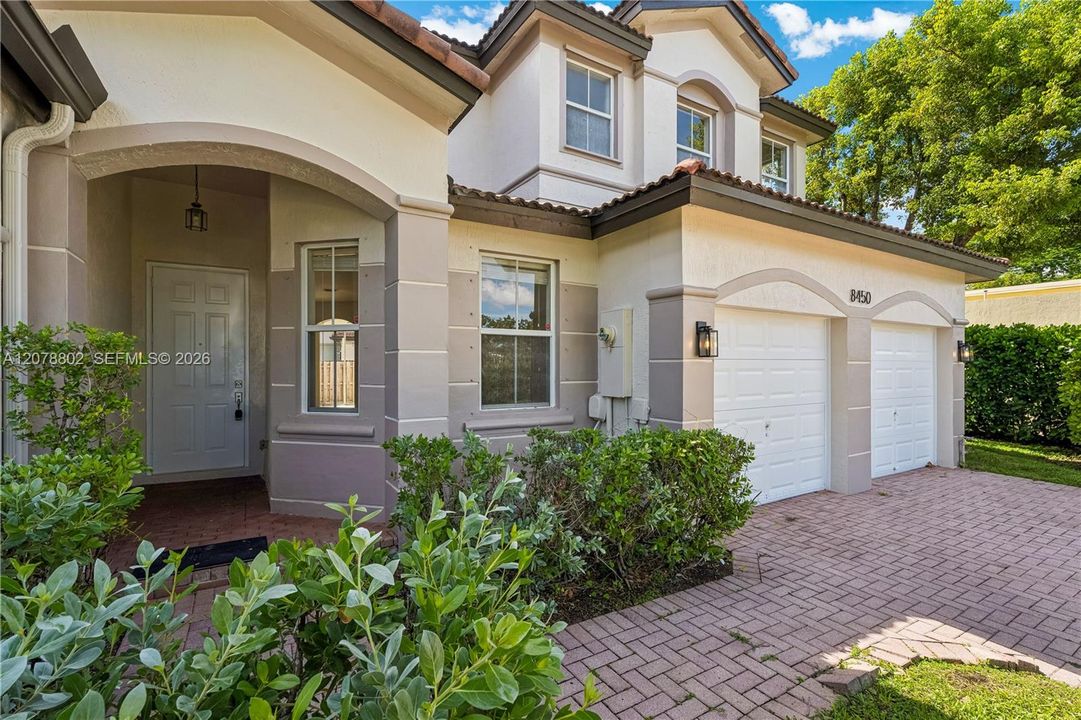 For Sale: $725,000 (4 beds, 3 baths, 2118 Square Feet)