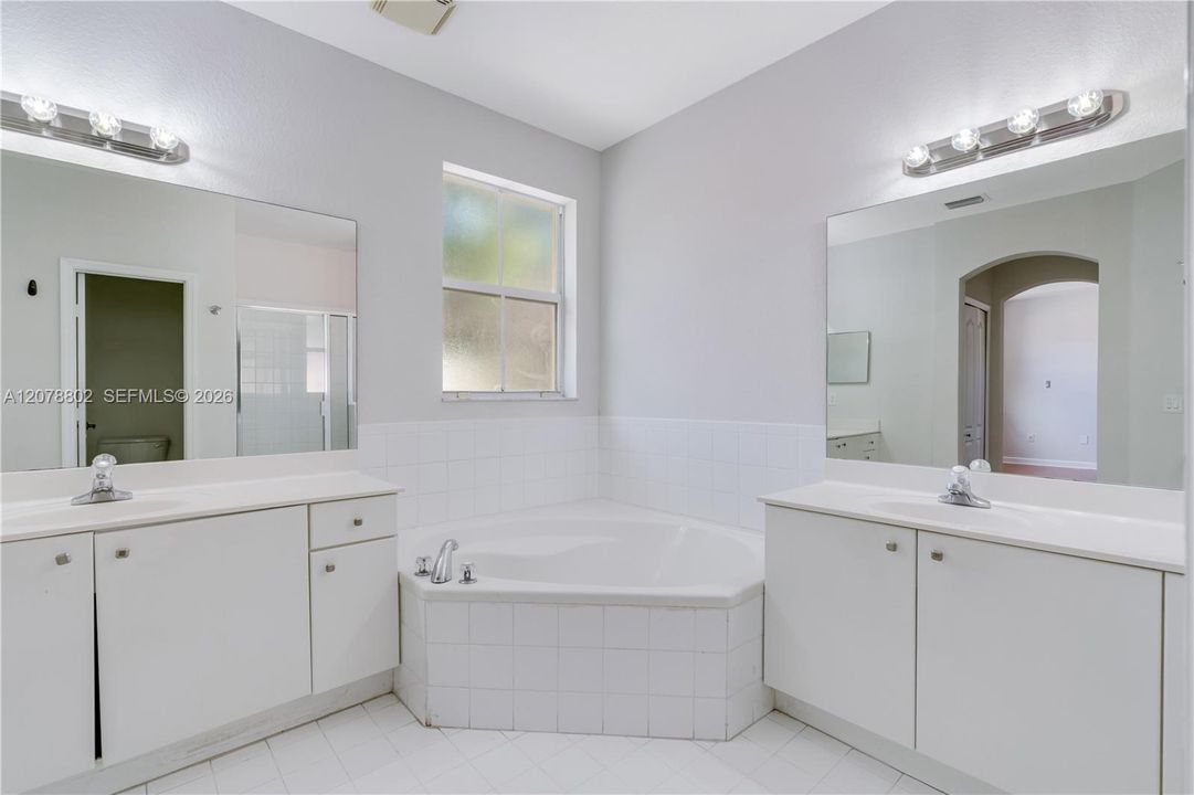For Sale: $725,000 (4 beds, 3 baths, 2118 Square Feet)