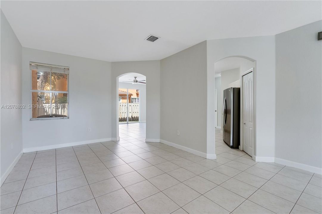 For Sale: $725,000 (4 beds, 3 baths, 2118 Square Feet)