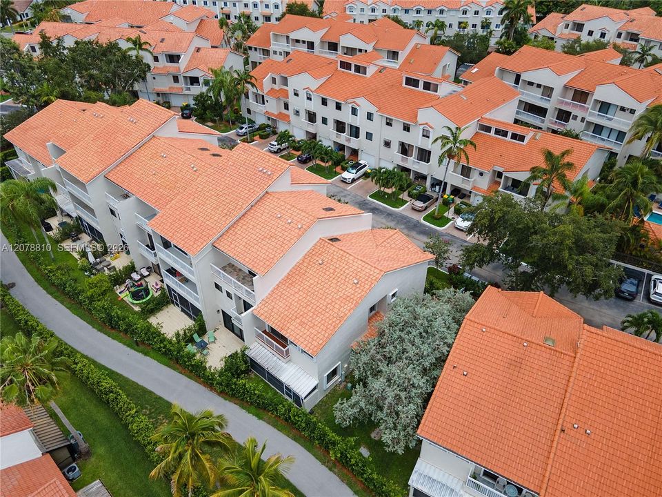 For Rent: $5,300 (3 beds, 3 baths, 1927 Square Feet)