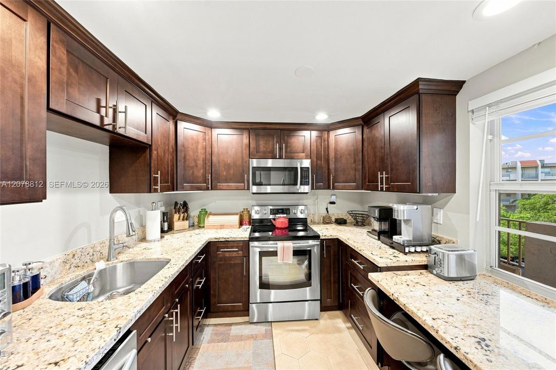 En Venta: $190,000 (3 camas, 2 baños, 1760 Pies cuadrados)