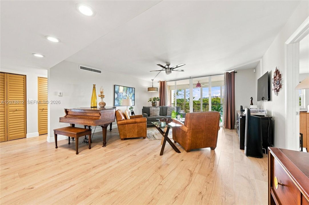 En Venta: $190,000 (3 camas, 2 baños, 1760 Pies cuadrados)