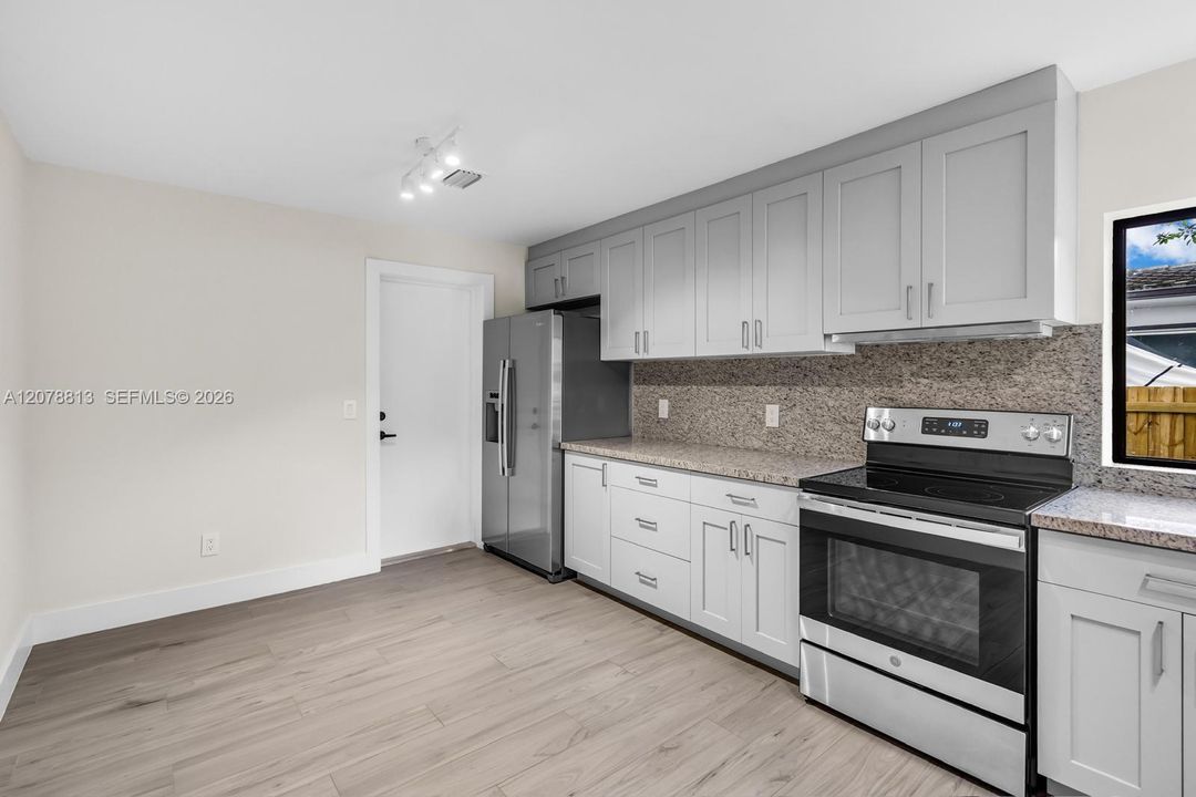 For Rent: $5,000 (3 beds, 2 baths, 1640 Square Feet)