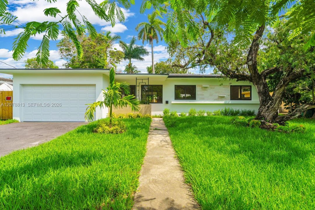 For Rent: $5,000 (3 beds, 2 baths, 1640 Square Feet)