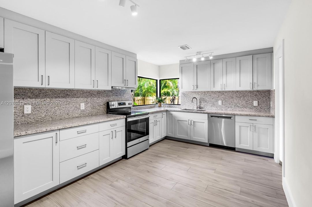 For Rent: $5,000 (3 beds, 2 baths, 1640 Square Feet)