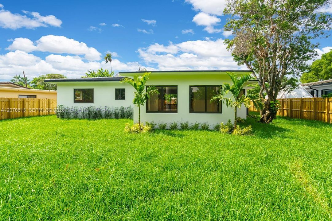 For Rent: $5,000 (3 beds, 2 baths, 1640 Square Feet)