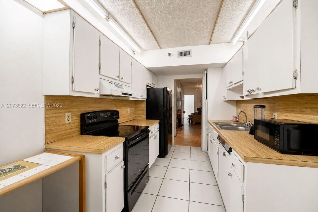 For Sale: $134,000 (1 beds, 1 baths, 844 Square Feet)