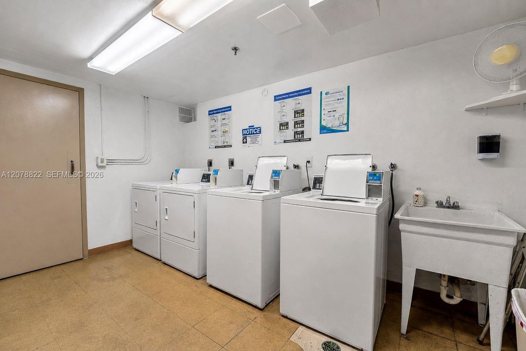For Sale: $134,000 (1 beds, 1 baths, 844 Square Feet)