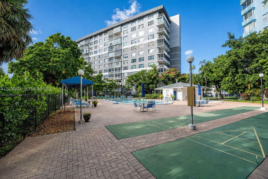 For Sale: $134,000 (1 beds, 1 baths, 844 Square Feet)