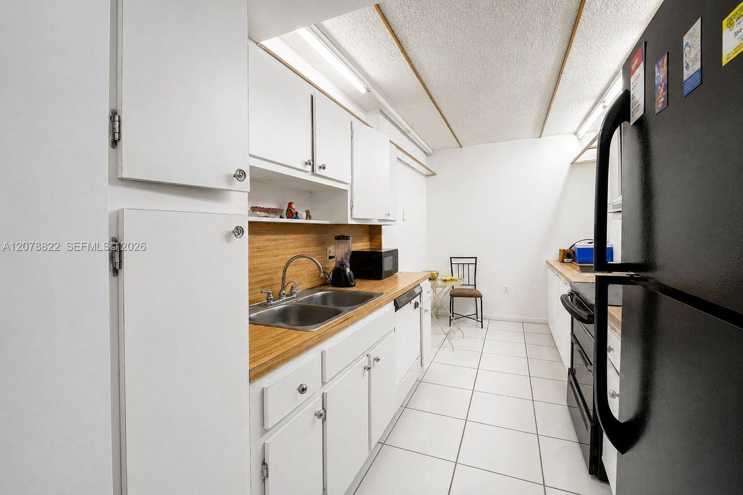 For Sale: $134,000 (1 beds, 1 baths, 844 Square Feet)