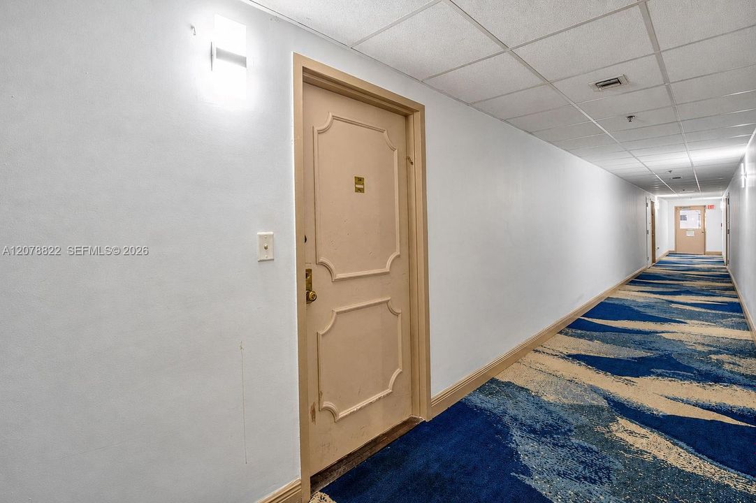 For Sale: $134,000 (1 beds, 1 baths, 844 Square Feet)