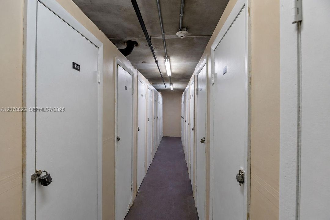 For Sale: $134,000 (1 beds, 1 baths, 844 Square Feet)