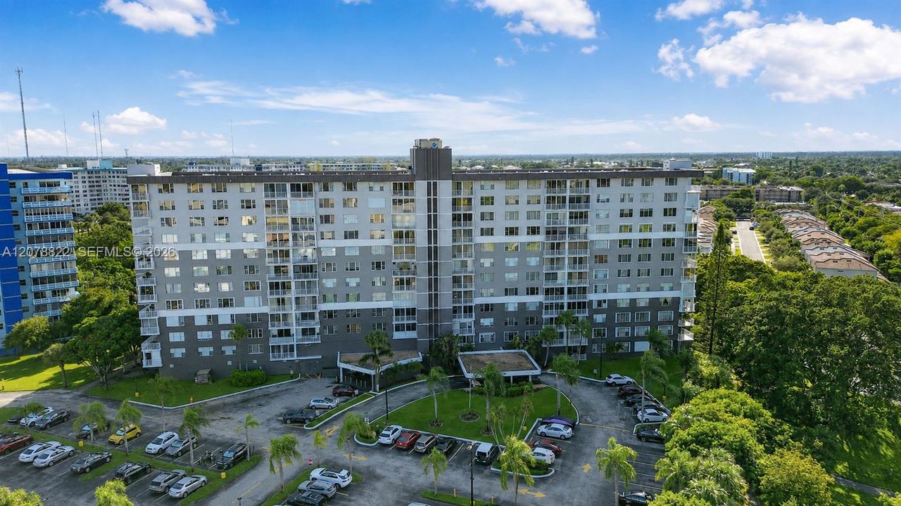 For Sale: $134,000 (1 beds, 1 baths, 844 Square Feet)