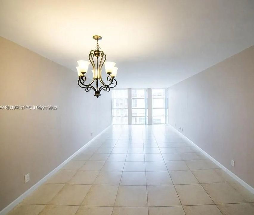 For Rent: $1,985 (1 beds, 1 baths, 820 Square Feet)