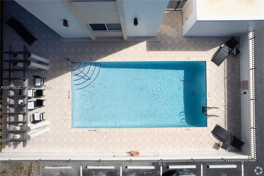 For Rent: $2,495 (1 beds, 1 baths, 850 Square Feet)