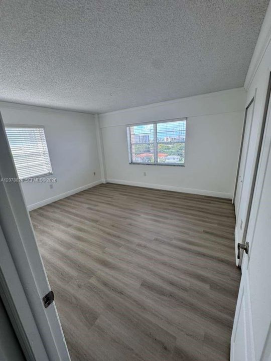 For Rent: $2,495 (1 beds, 1 baths, 850 Square Feet)