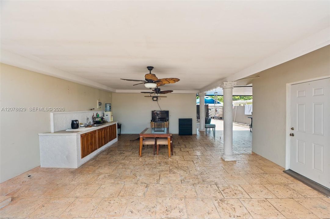 En Venta: $950,000 (5 camas, 4 baños, 2980 Pies cuadrados)