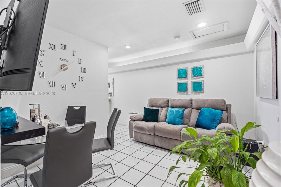 En Venta: $950,000 (5 camas, 4 baños, 2980 Pies cuadrados)