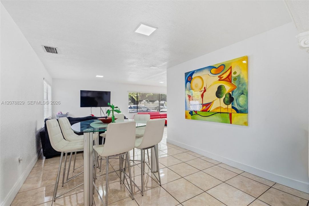 En Venta: $950,000 (5 camas, 4 baños, 2980 Pies cuadrados)