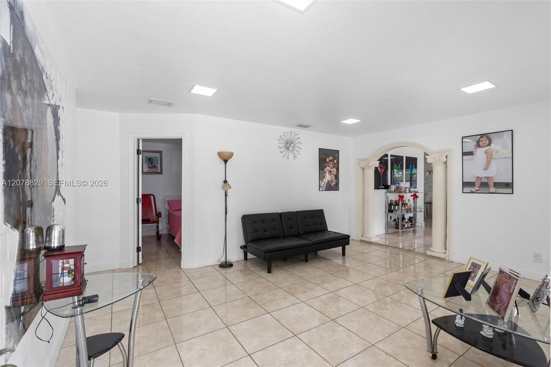 En Venta: $950,000 (5 camas, 4 baños, 2980 Pies cuadrados)