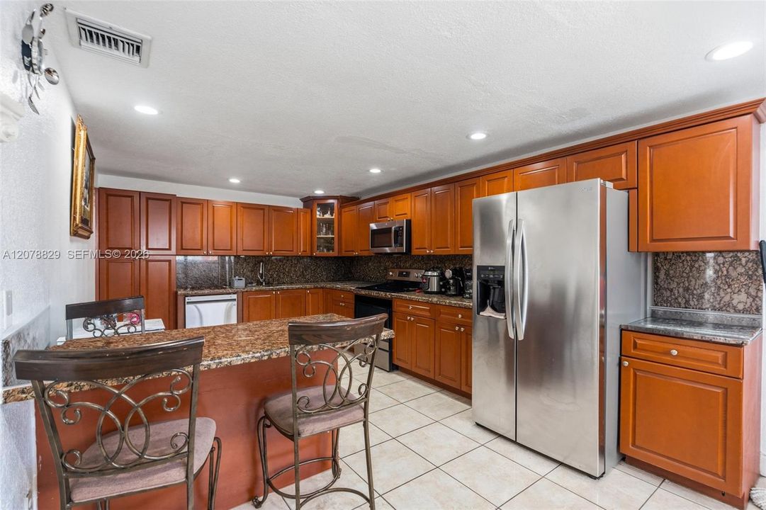 En Venta: $950,000 (5 camas, 4 baños, 2980 Pies cuadrados)