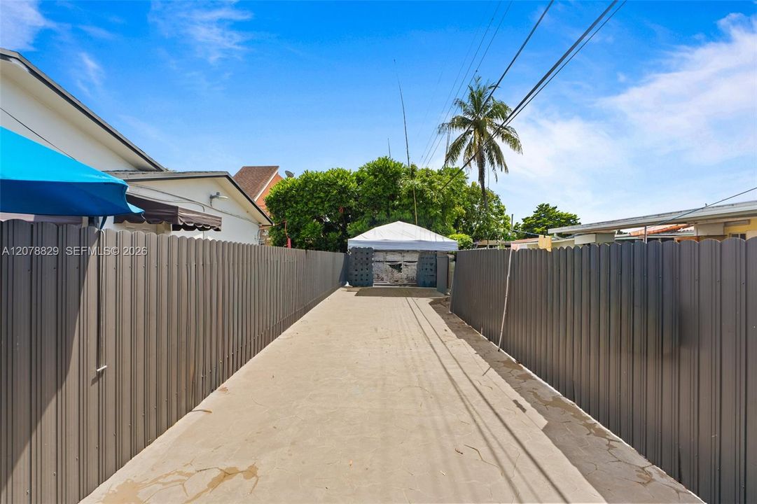 En Venta: $950,000 (5 camas, 4 baños, 2980 Pies cuadrados)