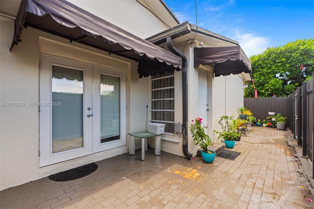 En Venta: $950,000 (5 camas, 4 baños, 2980 Pies cuadrados)