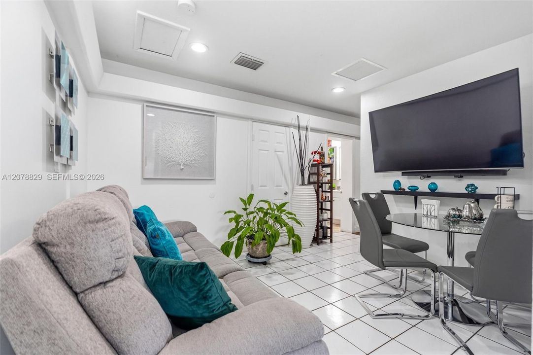 En Venta: $950,000 (5 camas, 4 baños, 2980 Pies cuadrados)