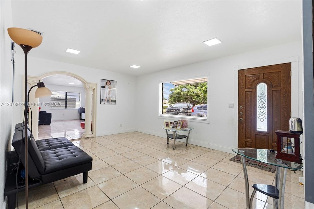 En Venta: $950,000 (5 camas, 4 baños, 2980 Pies cuadrados)