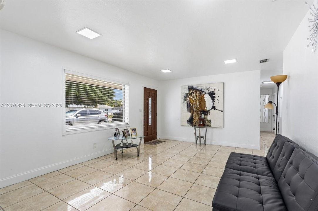 En Venta: $950,000 (5 camas, 4 baños, 2980 Pies cuadrados)
