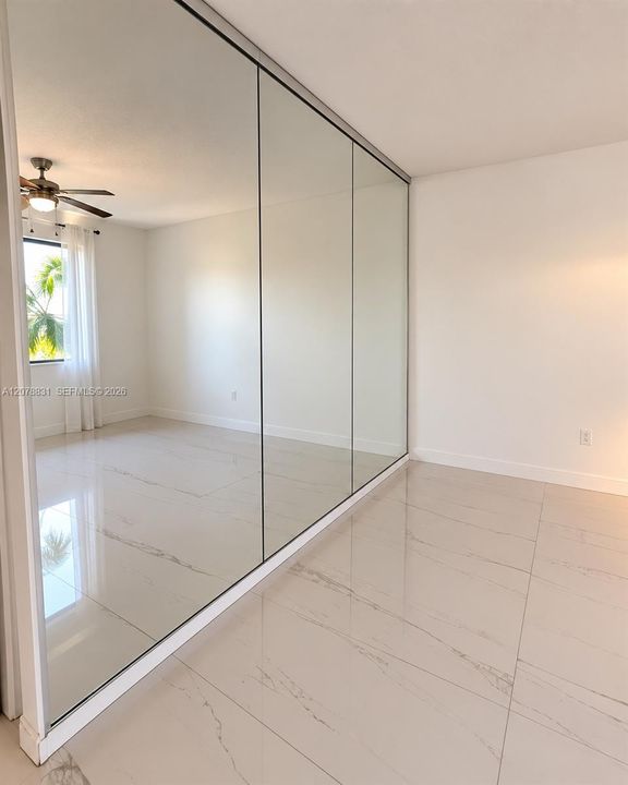 En Venta: $260,000 (1 camas, 2 baños, 935 Pies cuadrados)
