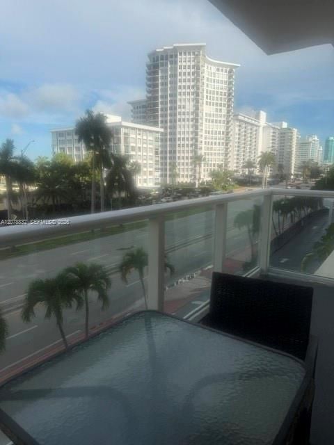 For Sale: $430,000 (1 beds, 1 baths, 960 Square Feet)