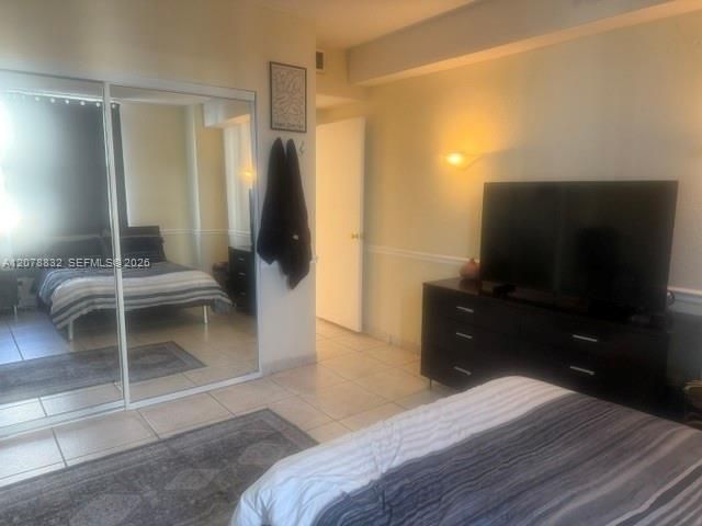 For Sale: $430,000 (1 beds, 1 baths, 960 Square Feet)