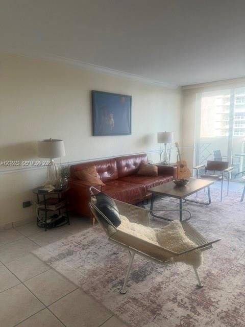 For Sale: $430,000 (1 beds, 1 baths, 960 Square Feet)