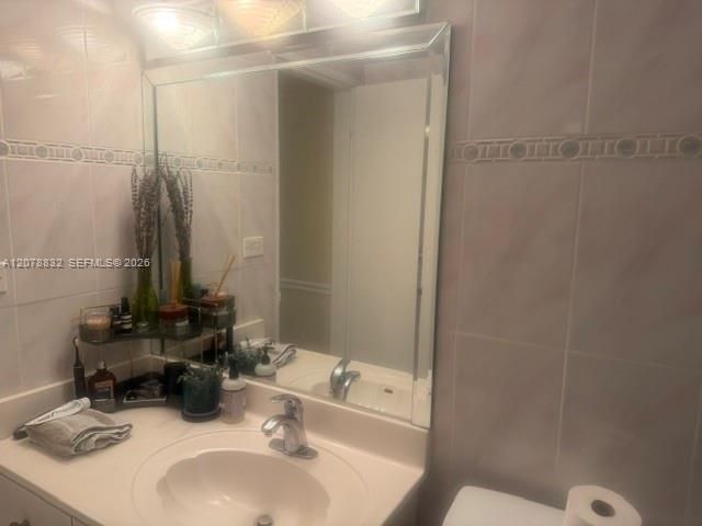 For Sale: $430,000 (1 beds, 1 baths, 960 Square Feet)