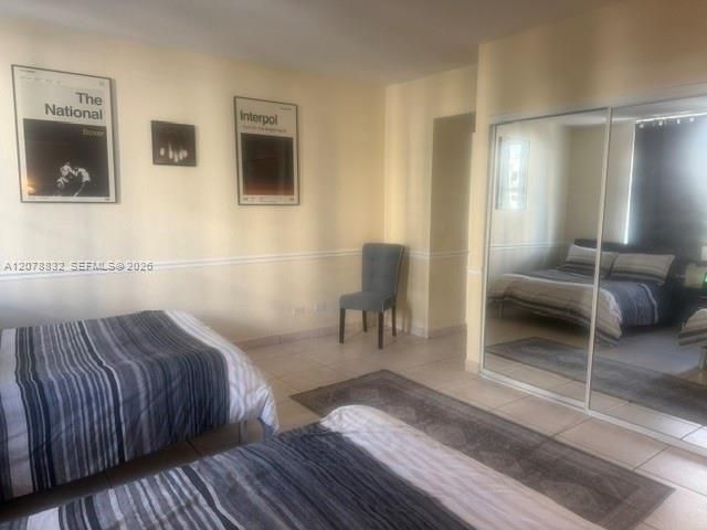 For Sale: $430,000 (1 beds, 1 baths, 960 Square Feet)