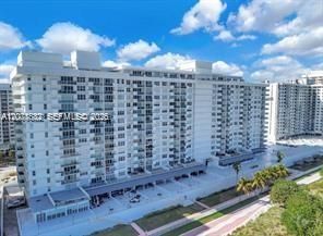 For Sale: $430,000 (1 beds, 1 baths, 960 Square Feet)