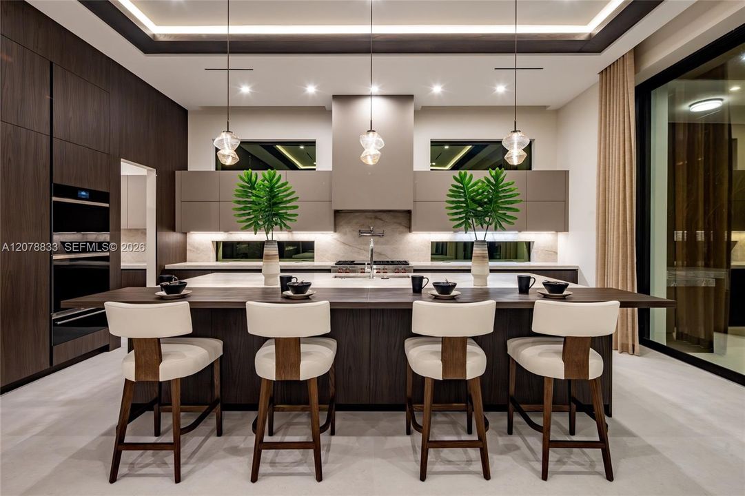 For Sale: $18,500,000 (6 beds, 6 baths, 11496 Square Feet)