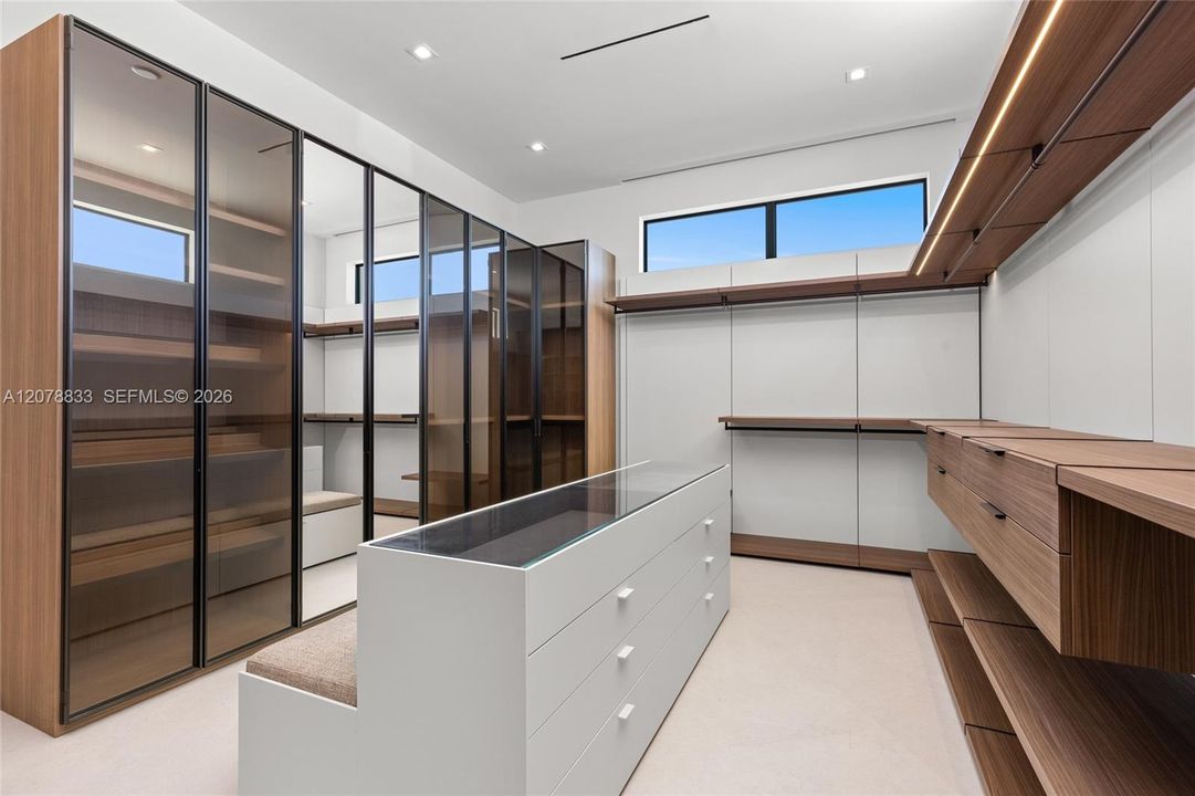 For Sale: $18,500,000 (6 beds, 6 baths, 11496 Square Feet)