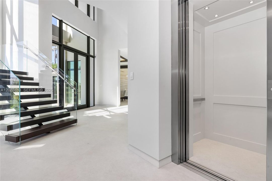 For Sale: $18,500,000 (6 beds, 6 baths, 11496 Square Feet)