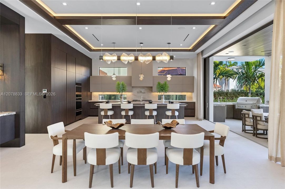 For Sale: $18,500,000 (6 beds, 6 baths, 11496 Square Feet)