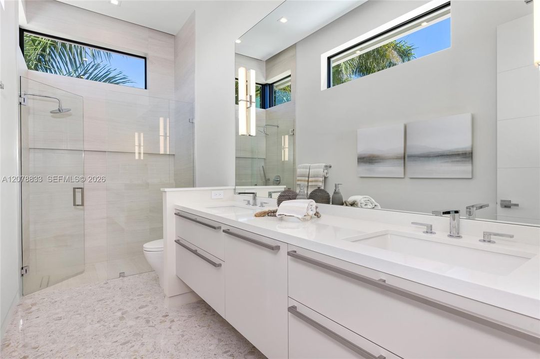 For Sale: $18,500,000 (6 beds, 6 baths, 11496 Square Feet)