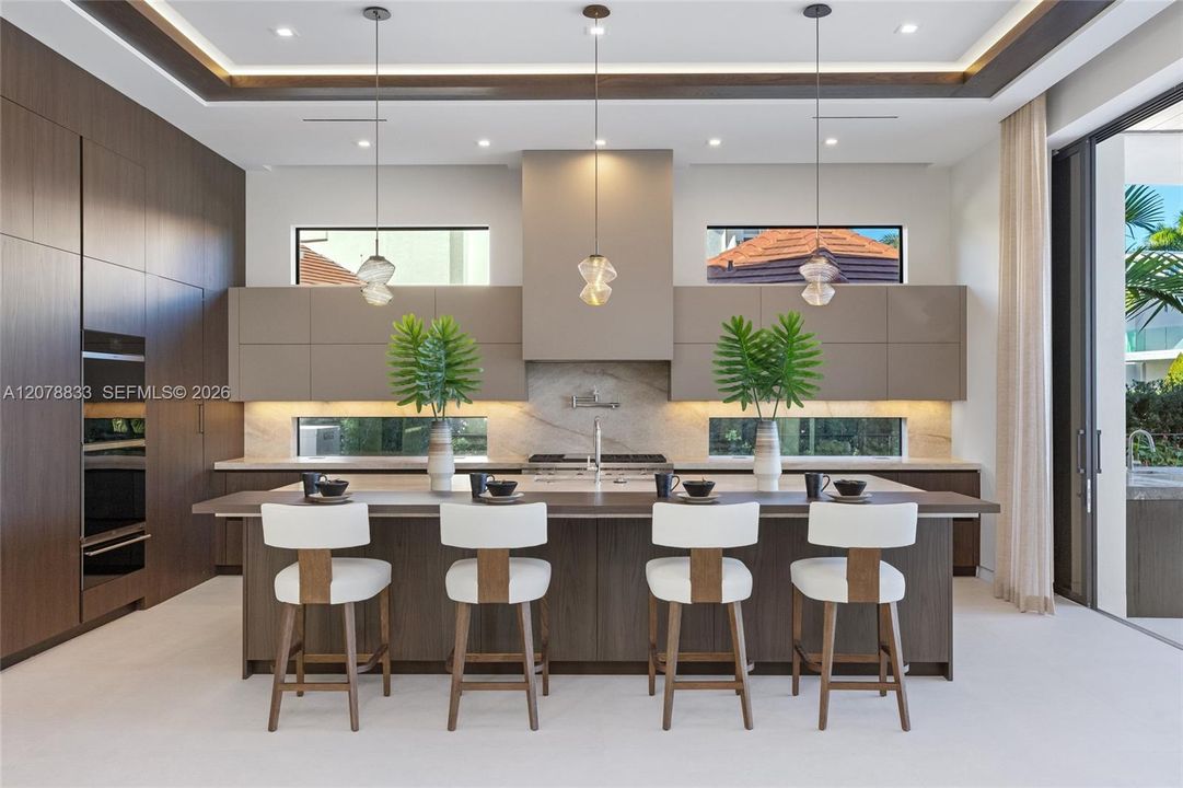 For Sale: $18,500,000 (6 beds, 6 baths, 11496 Square Feet)