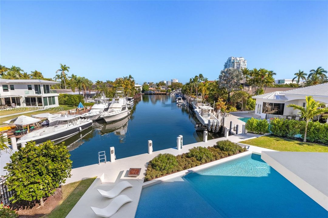 For Sale: $18,500,000 (6 beds, 6 baths, 11496 Square Feet)