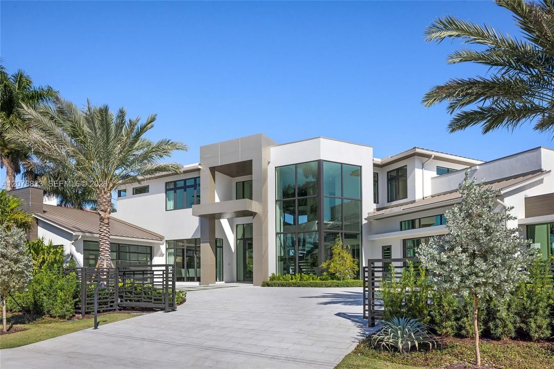 For Sale: $18,500,000 (6 beds, 6 baths, 11496 Square Feet)