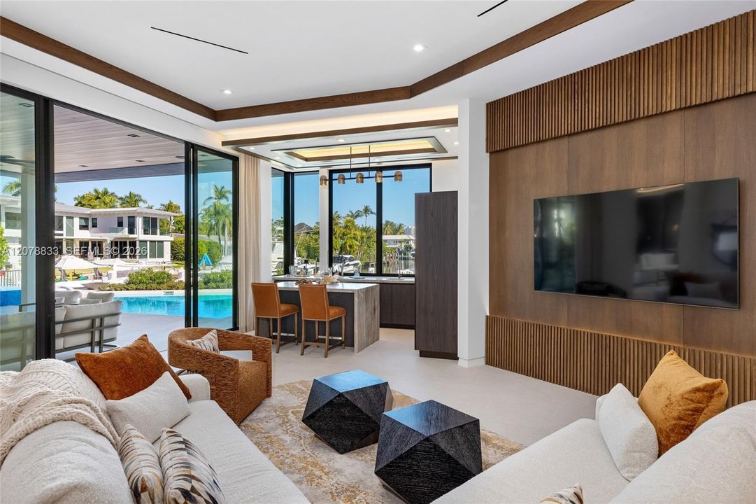 For Sale: $18,500,000 (6 beds, 6 baths, 11496 Square Feet)