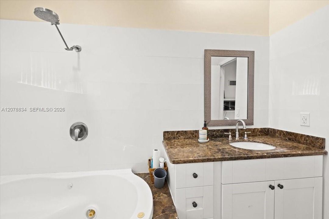 For Sale: $475,000 (2 beds, 2 baths, 1454 Square Feet)