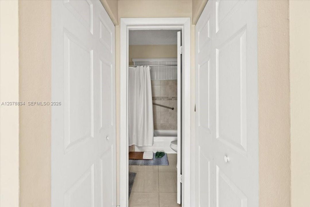 For Sale: $475,000 (2 beds, 2 baths, 1454 Square Feet)